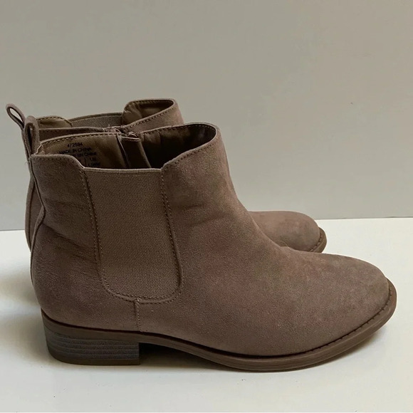 Ecco ankle  suede tan 1” heel boots sz 7WW - Picture 2 of 10